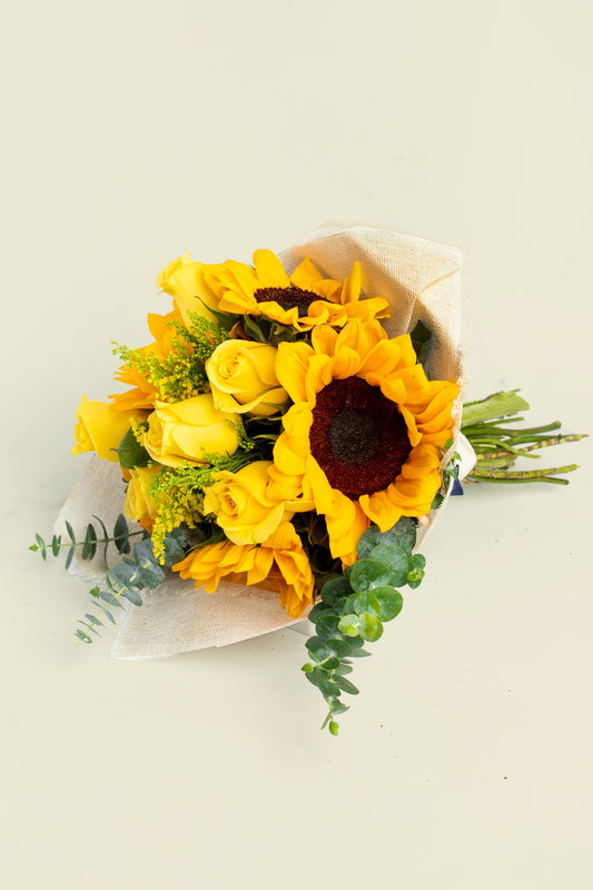 Ramo Girasol y Rosa Amarilla / Envoltura Yute