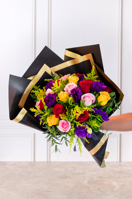 Aguardiente - Ramo Rosa Roja, Amarilla y Clarita con Lisianthus (PEREIRA)