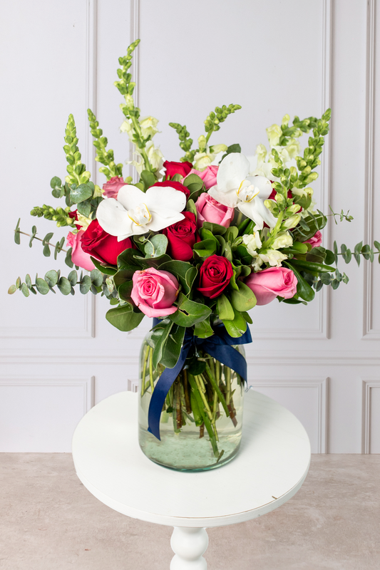 Latido - Arreglo de Rosas Rojas y Rosas con Orquídea (PEREIRA)